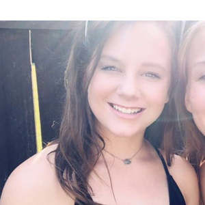 Meet your Posher, Danika